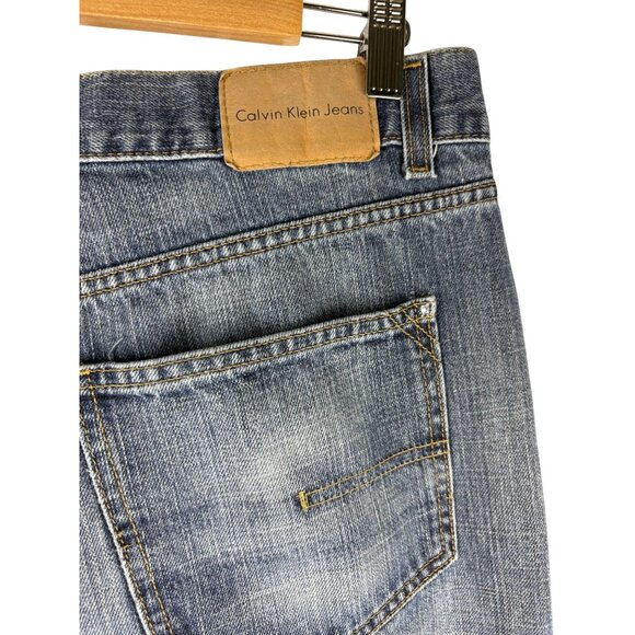 Street Preppy Calvin Klein Jeans, Straight Leg Medium Wash, Men's 34X29 - Picture 6 of 9